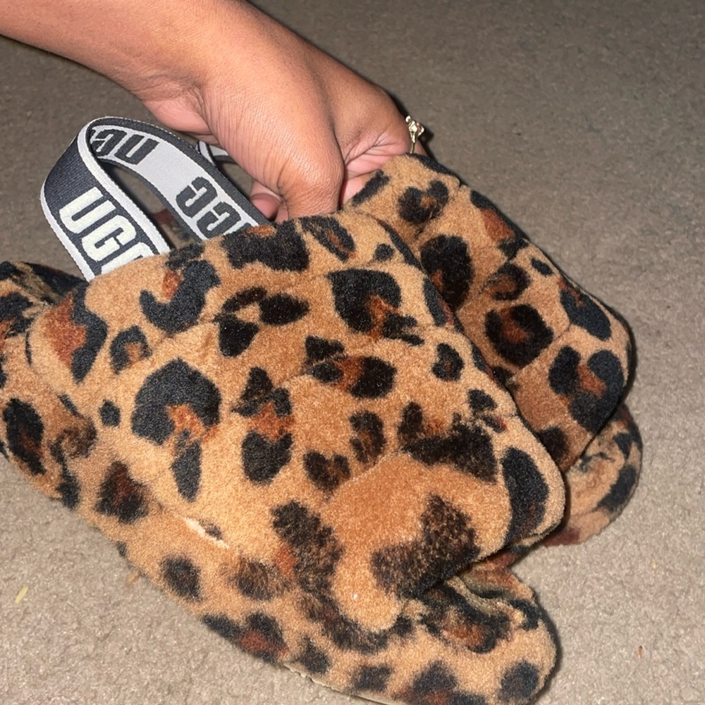 Kids Ugg slides